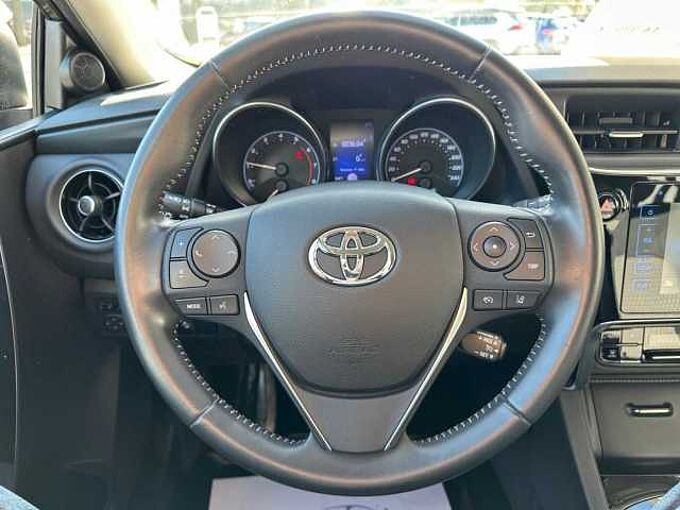 Toyota Auris 1.2 Turbo Team Deutschland - Keyfree, CAM, SHZ, BT ... -