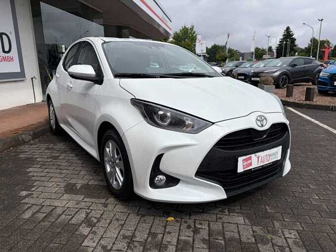Toyota Yaris 1.5 Comfort - Navi, SHZ, LED, Kam. ... sehr gepflegt !