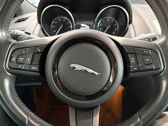 Jaguar F-Type Coupe Automatik - Pano, Navi, PDC, Bi-Xenon