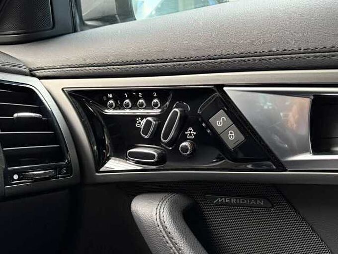 Jaguar F-Type Coupe Automatik - Pano, Navi, PDC, Bi-Xenon