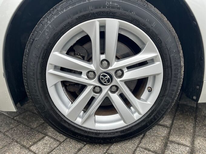 Toyota Corolla Touring Sports 2.0 Hybrid 'Teamplayer' - SHZ, LED, Navi., ...