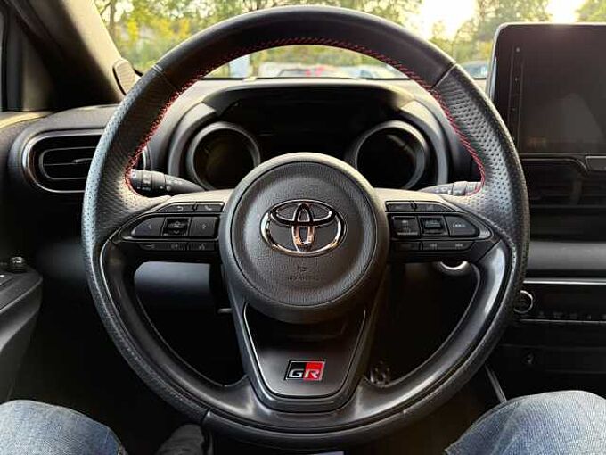 Toyota Yaris 1.5 Hybrid GR Sport - Navi., LED, HuD, SZ, ...