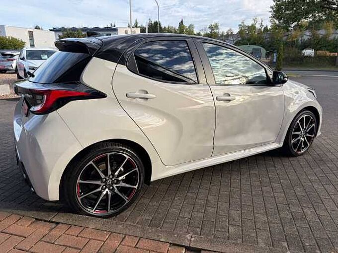 Toyota Yaris 1.5 Hybrid GR Sport - Navi., LED, HuD, SZ, ...