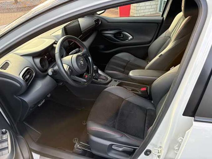 Toyota Yaris 1.5 Hybrid GR Sport - Navi., LED, HuD, SZ, ...