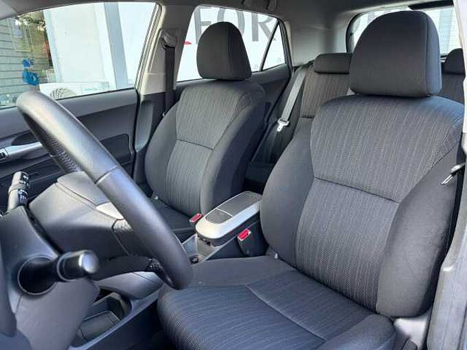 Toyota Auris 1.4 Benzin - 1. Hand (!), Inspektion & T&Uuml;V neu