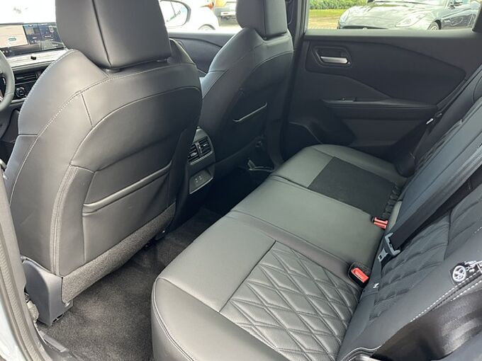 Nissan Qashqai 1.3MHEV Tekna Plus+ XTronic - Facelift Pano, Bose, 20'