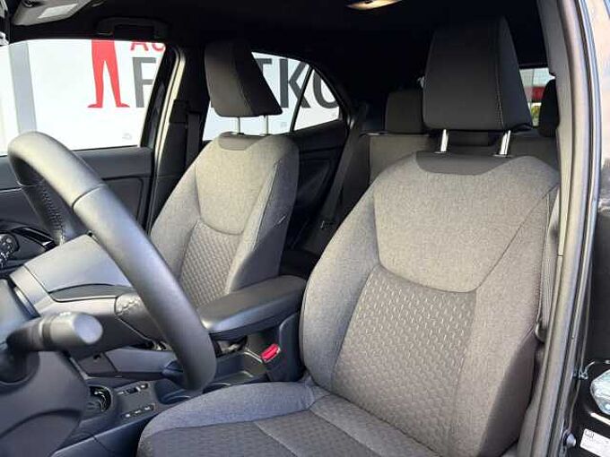Toyota Yaris Cross ' Teamplayer ' 1.5 Hybrid - Navi, LED, SZ, LH, Alu