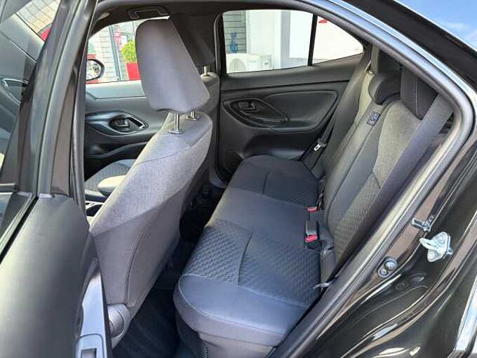 Toyota Yaris Cross ' Teamplayer ' 1.5 Hybrid - Navi, LED, SZ, LH, Alu