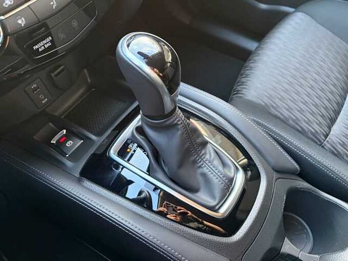 Nissan X-Trail - wenig KM - Navi, SZ, LH, Alu, PDC, LED