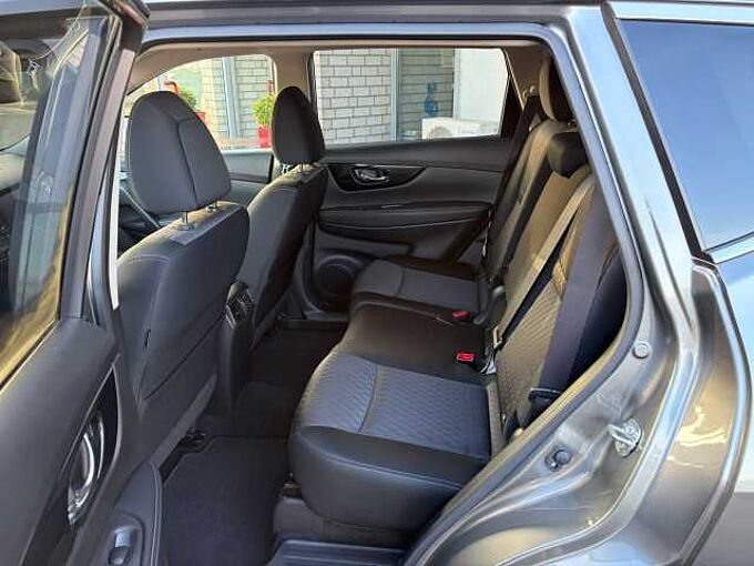 Nissan X-Trail - wenig KM - Navi, SZ, LH, Alu, PDC, LED