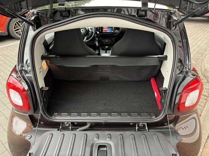 Smart ForTwo PERFECT - Pano., Navi, SHZ, Kam. ...