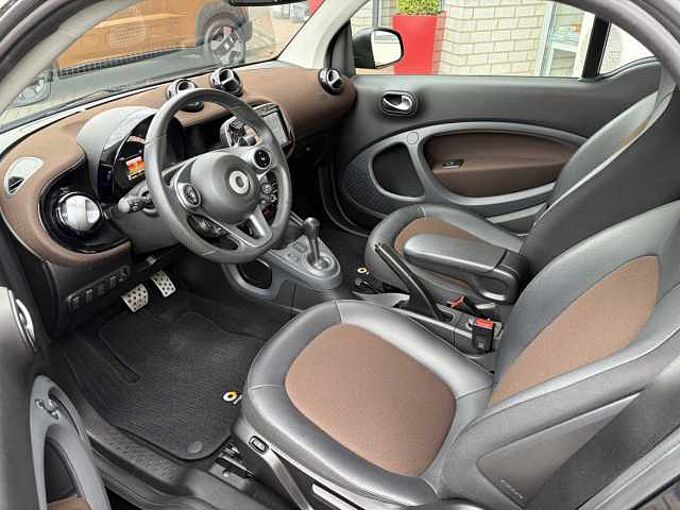 Smart ForTwo PERFECT - Pano., Navi, SHZ, Kam. ...