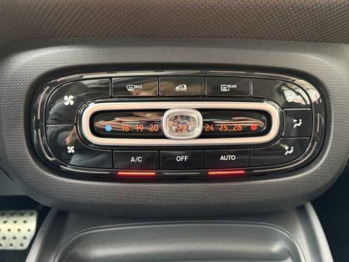 Smart ForTwo PERFECT - Pano., Navi, SHZ, Kam. ...
