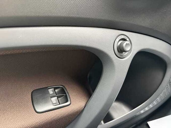 Smart ForTwo PERFECT - Pano., Navi, SHZ, Kam. ...