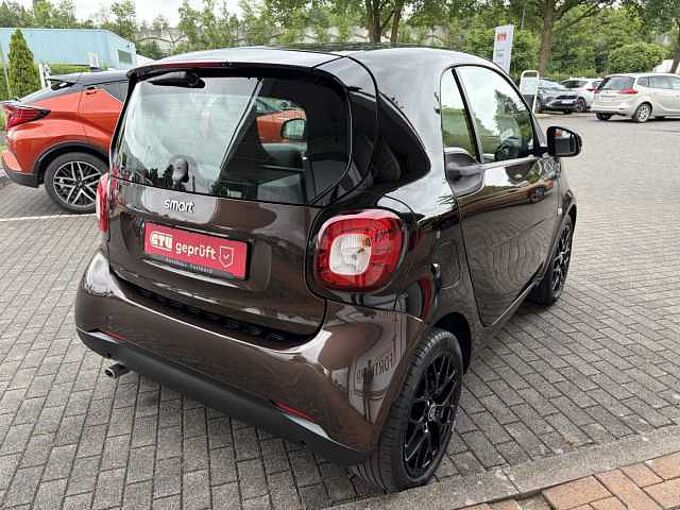 Smart ForTwo PERFECT - Pano., Navi, SHZ, Kam. ...