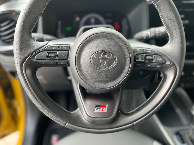 Toyota Aygo X Hybrid - GR SPORT - Automatik - Navi, LED