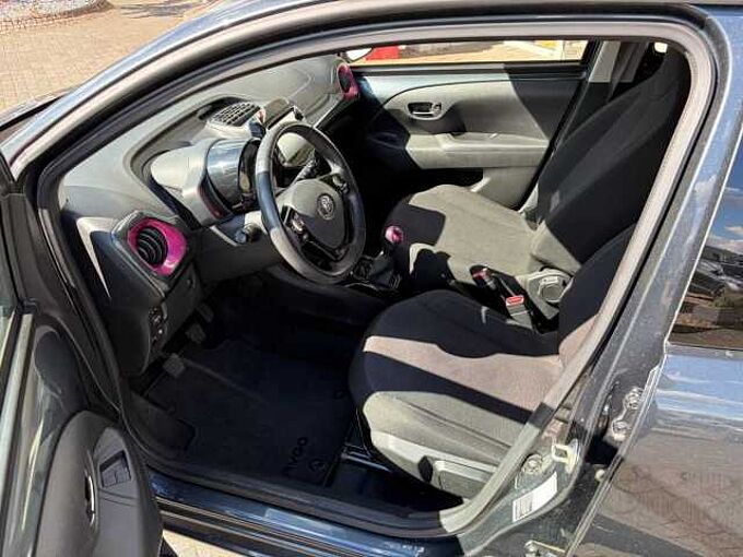 Toyota Aygo X Sky -  Navi, LED, Klima, SZ, Alu, CAM