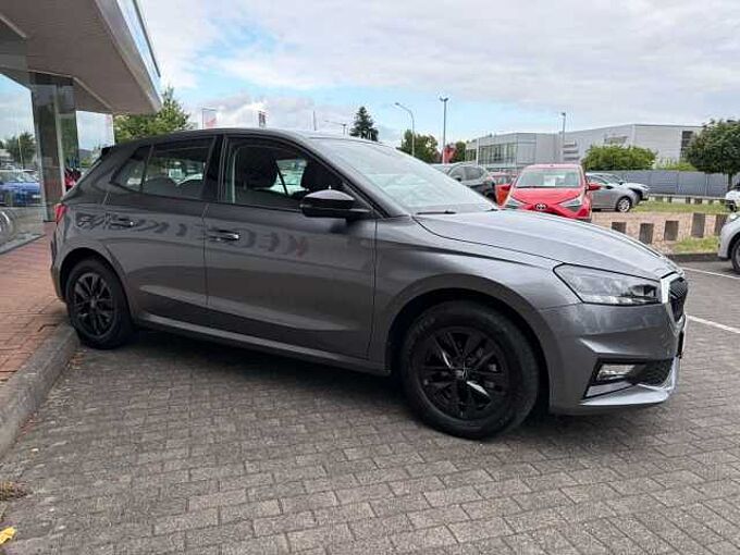 SKODA Fabia 1.0 TSI Young Edt. - SHZ, LED, BT, ...