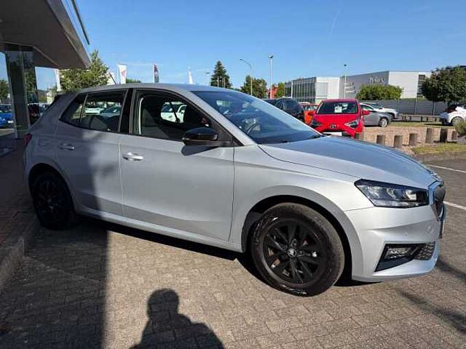 SKODA Fabia 1.0 TSI Young Edt. - SHZ, LED, BT, ...
