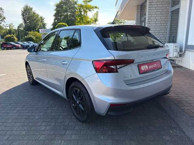 SKODA Fabia 1.0 TSI Young Edt. - SHZ, LED, BT, ...