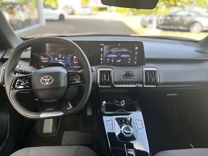 Toyota Urban Cruiser - Elektro - Active (Teamplayer) - 61 KW/h - ohne Pr&auml;mie
