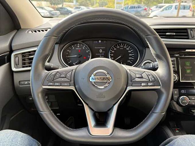 Nissan Qashqai 1.3 DIG-T DCT N-CONNECTA - Navi, Pano, PDC