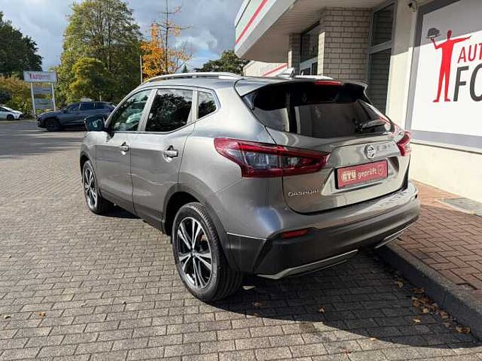 Nissan Qashqai 1.3 DIG-T DCT N-CONNECTA - Navi, Pano, PDC