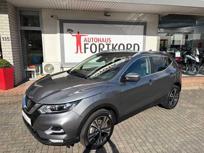 Nissan Qashqai 1.3 DIG-T DCT N-CONNECTA - Navi, Pano, PDC