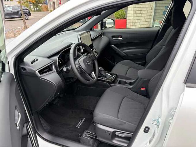 Toyota Corolla Cross 2.0 Hybrid Style - NAVI, LHZ, LED, PDC, SZ