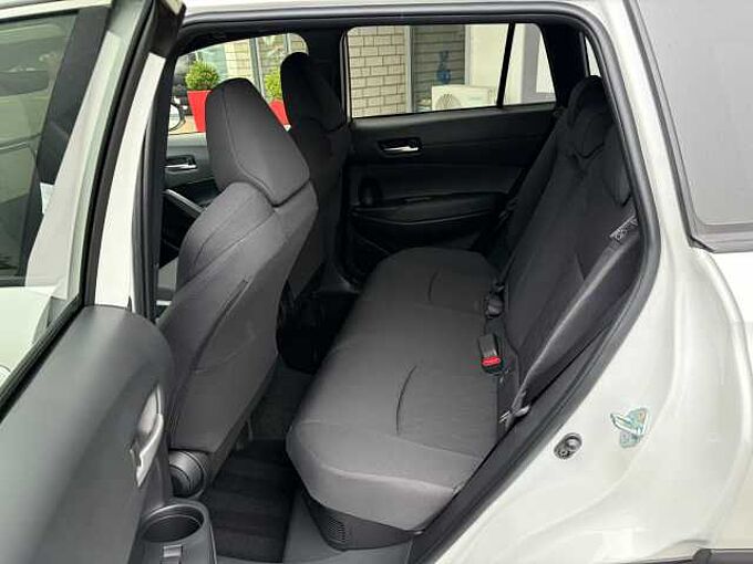 Toyota Corolla Cross 2.0 Hybrid Style - NAVI, LHZ, LED, PDC, SZ