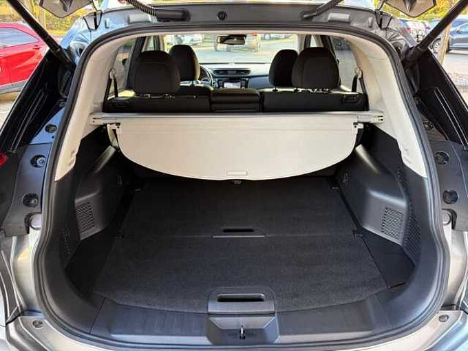 Nissan X-Trail - wenig KM - Navi, SZ, LH, Alu, PDC, LED