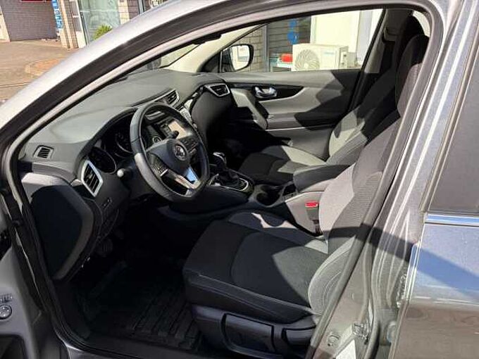 Nissan Qashqai 1.3 DIG-T DCT N-CONNECTA - 360 &deg;, Navi, PDC