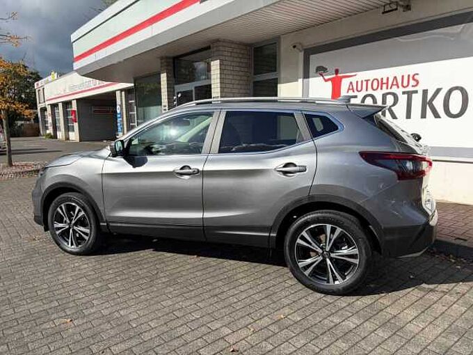 Nissan Qashqai 1.3 DIG-T DCT N-CONNECTA - 360 &deg;, Navi, PDC