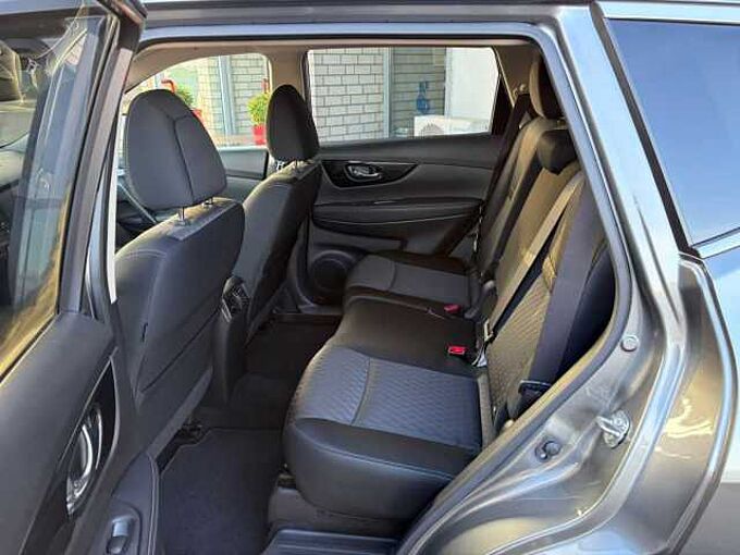 Nissan X-Trail - wenig KM - Navi, SZ, LH, Alu, PDC, LED