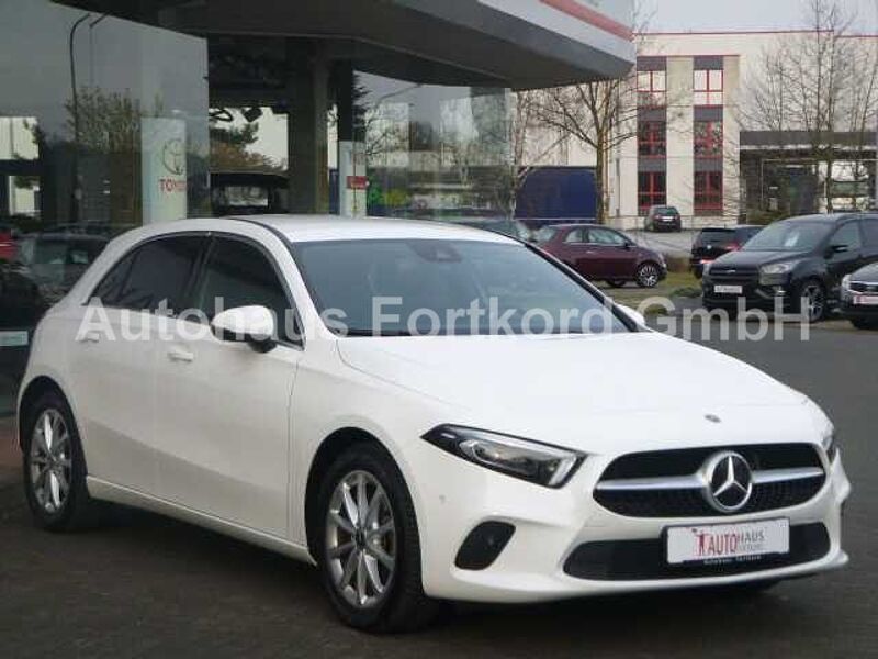 Mercedes-Benz A 200 - Navi, PDC, SHZ, Mult. B.-LED, Alu