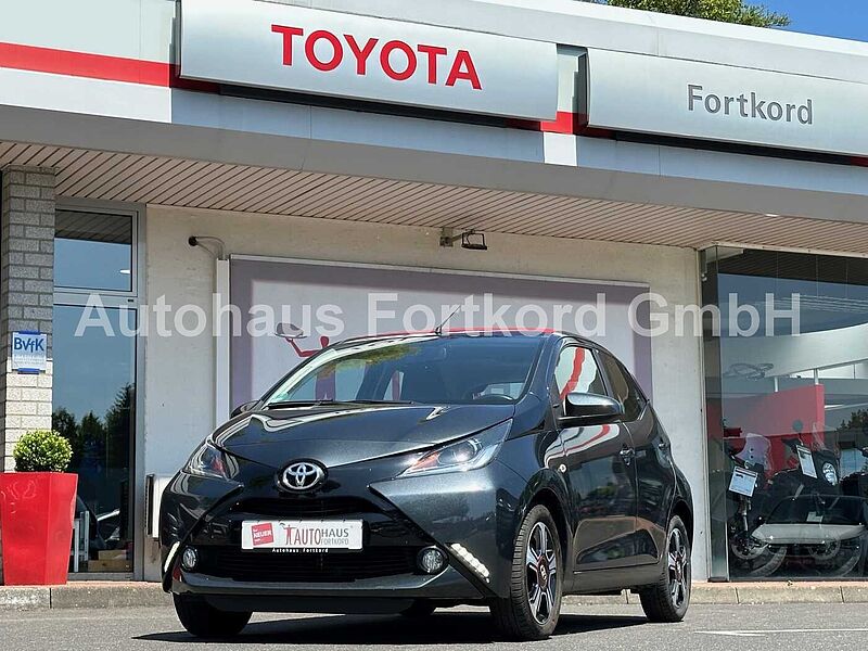 Toyota Aygo 5-Türer x-wave - Faltdach, Navi, AHK, LED, SZ, Klima