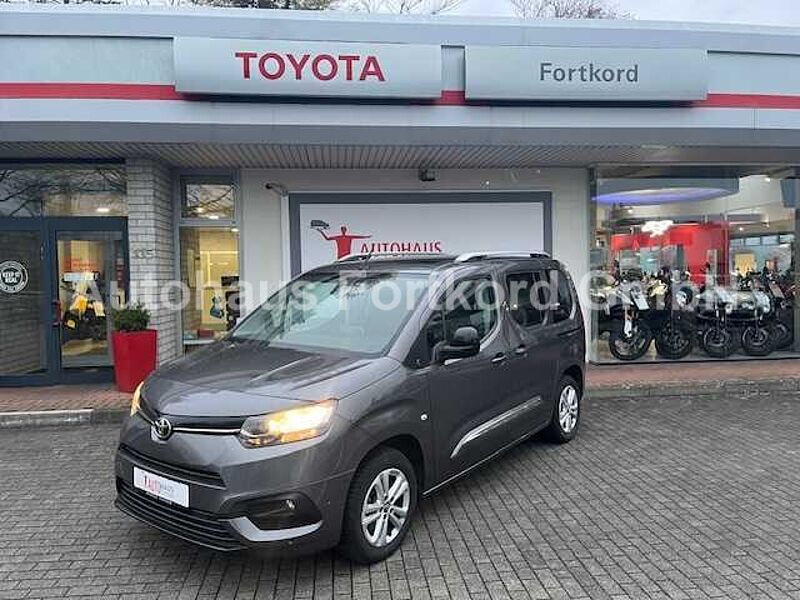 Toyota Proace Verso 1.5 D-4D L1 City Team Deutschland - Pano, Navi