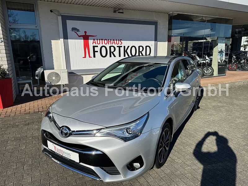 Toyota Avensis Touring Sports TD 1.8 - Navi, AHK, LED, SZ