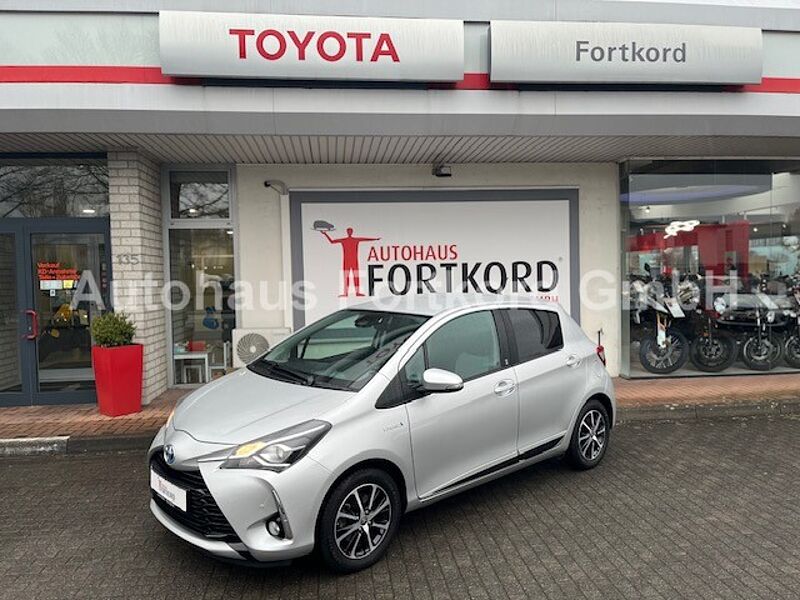 Toyota Yaris Hybrid Team Deutschland - SHZ, CAM,  Alu,  BT