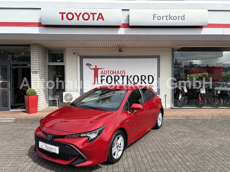 Toyota Corolla Hybrid 1.8 Style - LED, SH+LH, KeyFree