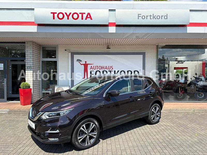 Nissan Qashqai 4x4 Acenta + 1.7 dCi - AHK, Navi, Pano, LED