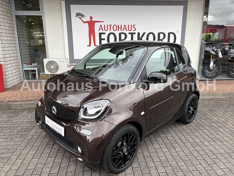 Smart ForTwo PERFECT - Pano. , Navi, SHZ, Kam. .. .