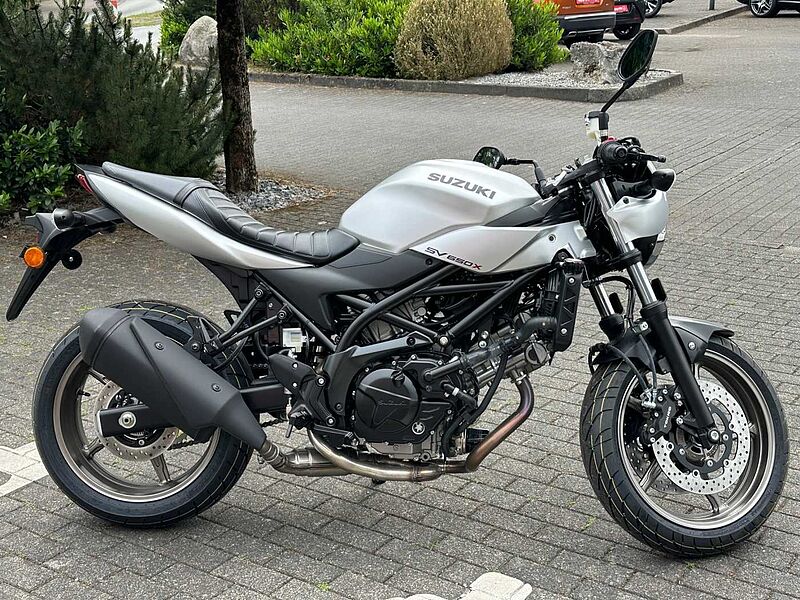 Suzuki SV650X MY 24/25 -*Aktion FSN - A2 / 35kw möglich -Euro 5