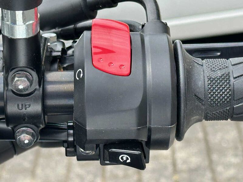 Suzuki SV650X MY 24/25 -*Aktion FSN - A2 / 35kw möglich -Euro 5