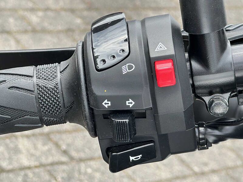 Suzuki SV650X MY 24/25 -*Aktion FSN - A2 / 35kw möglich -Euro 5