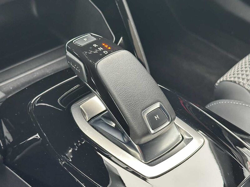 Peugeot 2008 1.2 PureTech GT - NAVI, LED, PDC, SH