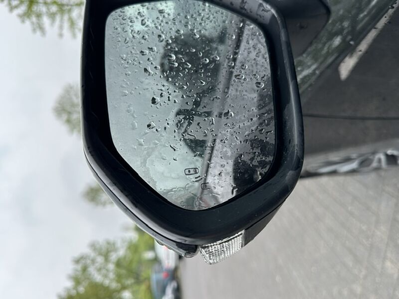 Toyota Corolla - 2.0 Hybrid Style  - Navi, PDC, KEY