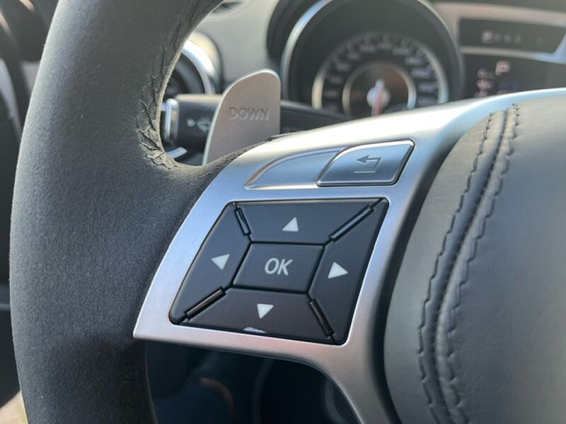 Mercedes-Benz SL 63 AMG Performence - BiXenon, B&O, Pano