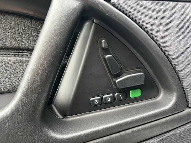 Mercedes-Benz SL 320 ähnl. F. -Edition - excellenter Pflegezustand