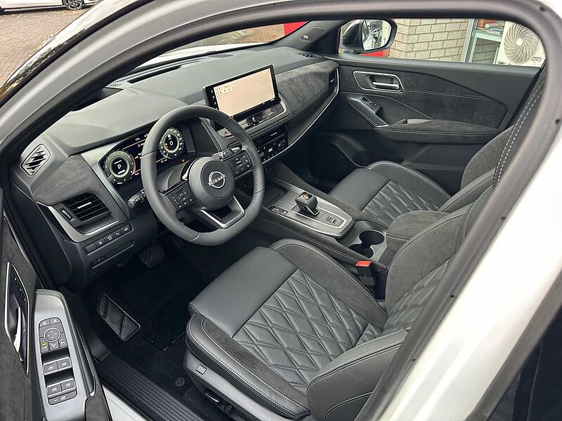Nissan Qashqai 1.3 DIG-T MHEV Tekna+ XTronic - Pano, Bose, 20'
